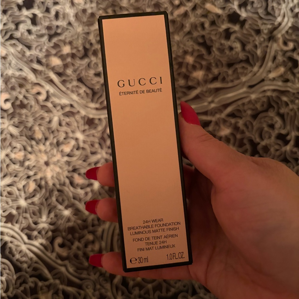 Gucci Eternité de Beauté Foundation -1 DAY SALE - PRICE IS FIRM